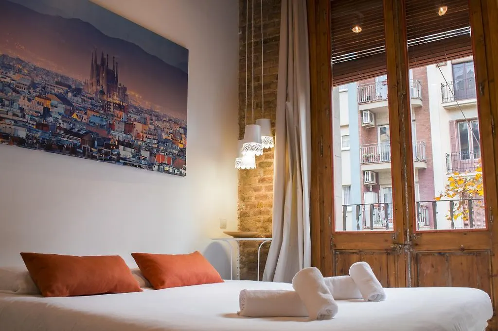 Happy People Sagrada Familia Apartments Barcelona