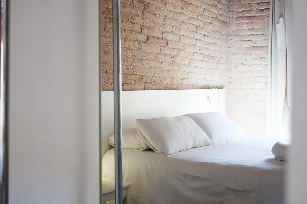 Happy People Sagrada Familia Apartments Barcelona