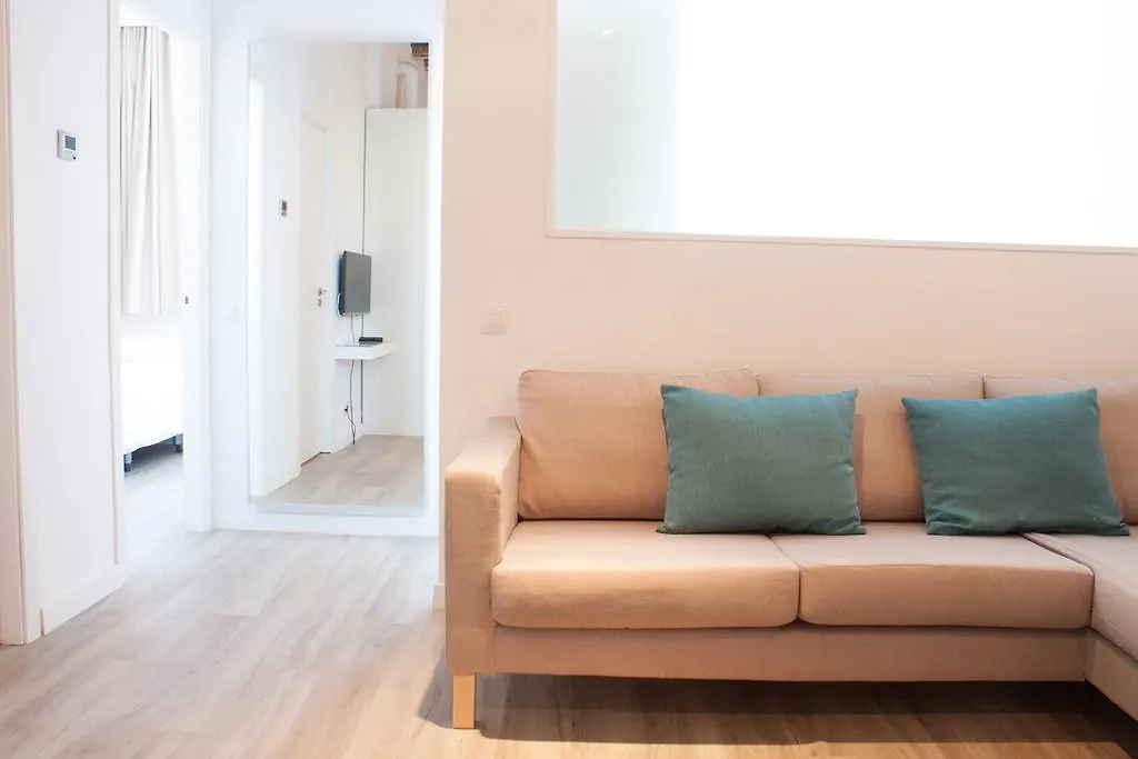 Happy People Sagrada Familia Apartments Barcelona