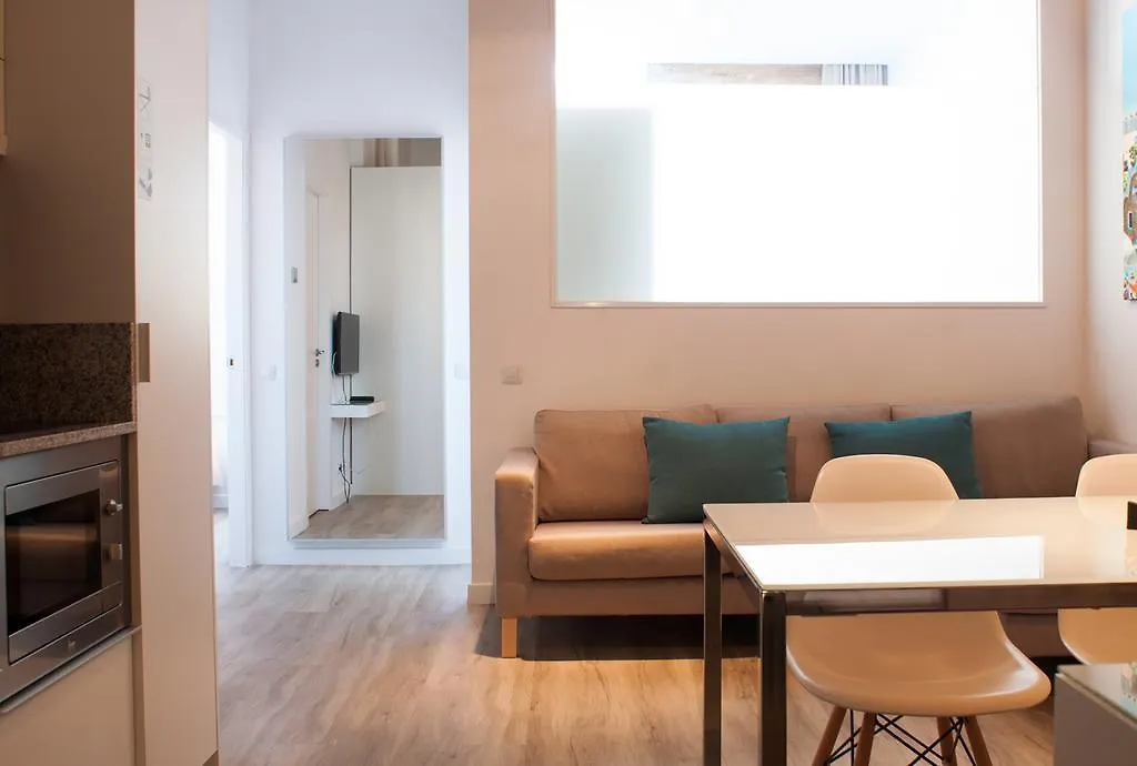 Happy People Sagrada Familia Apartments Barcelona