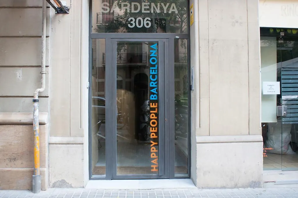 Happy People Sagrada Familia Apartments Barcellona
