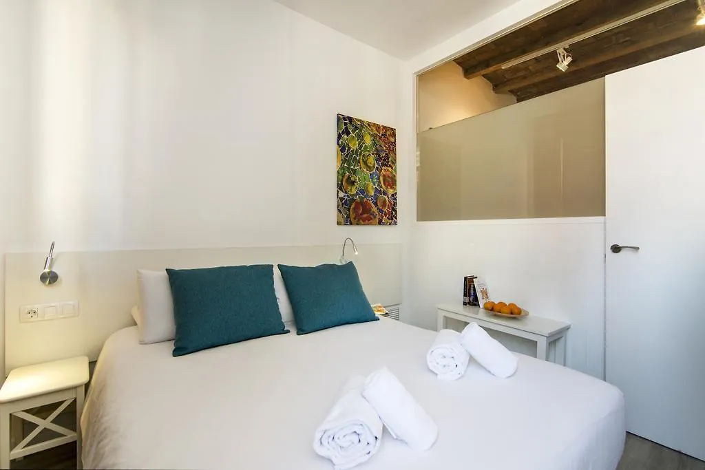 Happy People Sagrada Familia Apartments Barcelona Spain